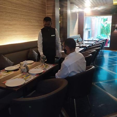 מומביי Hotel Plaza מראה חיצוני תמונה